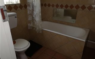 1 Bedroom Garden Cottage in Hartbeespoort Dam