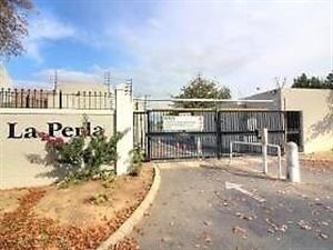 2 Bed Apartment in Suider Paarl