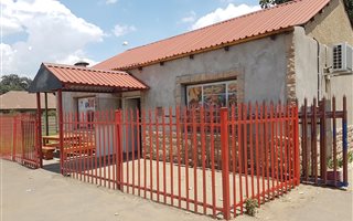 100 m² Commercial space in Morgenzon