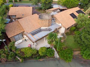 5 Bed House in Sunningdale