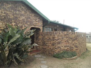 5 Bed House in Modder East