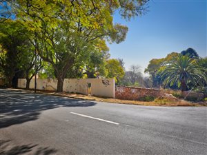 1444 m² Land available in Houghton Estate