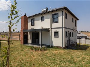 3 Bed House in Roodepoort Central