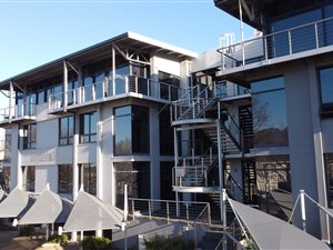 173 m² Commercial space in Techno Park