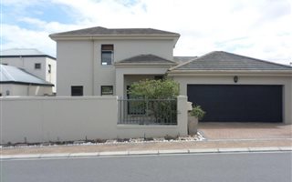 4 Bedroom House in Big Bay