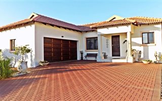 3 Bedroom House in Melodie