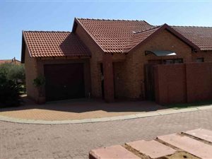 2 Bed Townhouse in Willow Park Manor