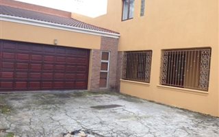 9 Bedroom House in Crawford