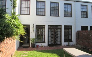 3 Bedroom Townhouse in Wynberg