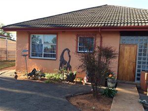 3 Bedroom House in Sherwood Gardens