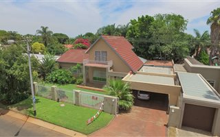 5 Bedroom House in Sinoville
