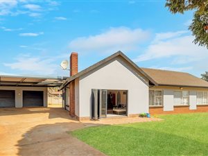 3 Bed House in Edelweiss