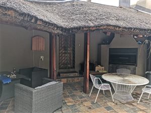 8 Bed House in Meyerspark