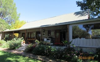 3 Bedroom House in Bedford