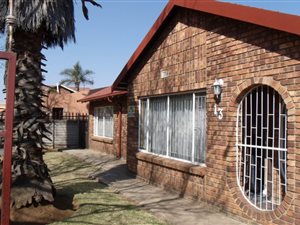 3 Bed House in Bakerton