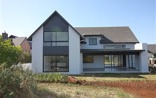 3 Bedroom House in Cotswold Downs Estate