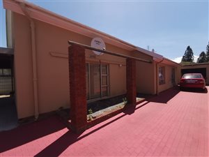 3 Bed House in Grassy Park
