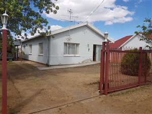 3 Bed House in Queenstown Central