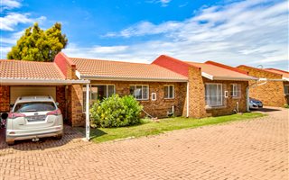 2 Bedroom Simplex in Norkem Park