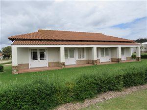 1 Bed Apartment in Keurboomstrand