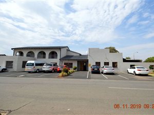 488 m² Office Space in Bardene