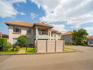3 Bed Apartment in Fairleads