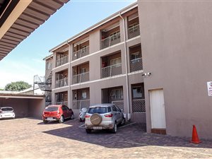 2 Bed Apartment in Alberton