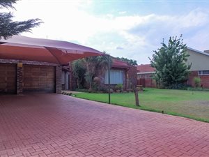 4 Bedroom Simplex in Die Bult