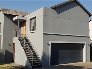 5 Bed House in Candlewoods Estate