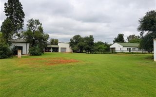 5.7 ha Farm in Hartebeestfontein