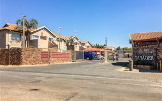 3 Bedroom Apartment in Glen Marais