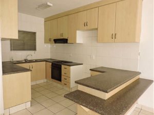 3 Bed Simplex in Sunningdale