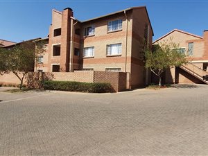 3 Bed Apartment in Hazeldean (Silverlakes Surroundings)
