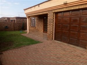 3 Bed House in Middelburg South