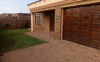 3 Bedroom House in Middelburg South