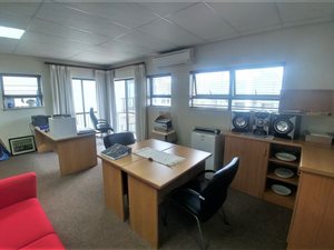 250 m² Office Space in Diaz Beach