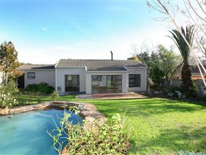 3 Bedroom House in De Bron