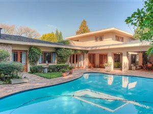 6 Bed House in Parkmore
