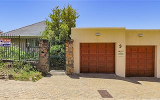 4 Bedroom House in Oranjezicht