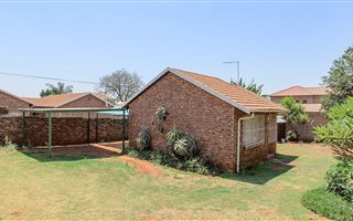 2 Bedroom House in Chantelle