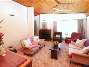3 Bed House in Boston
