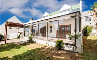 3 Bedroom House in Gordons Bay Central