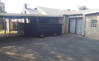 5 Bedroom House in Allen Grove