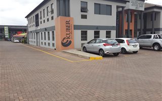105 m² Commercial space in Silver Lakes