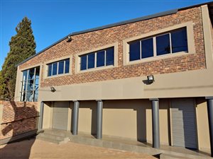 465 m² Commercial space in Ontdekkers Park
