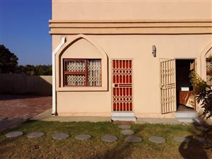 1 Bed Townhouse in Mooikloof Equestrian Estate
