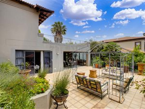 5 Bed House in Dainfern Golf Estate