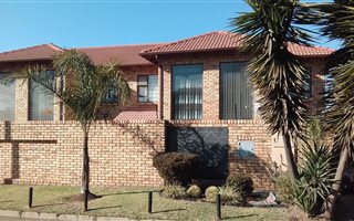 2 Bedroom Duplex in General Alberts Park