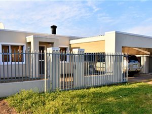 4 Bed House in Northern Paarl