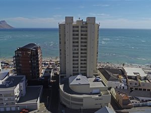211 m² Commercial space in Strand North